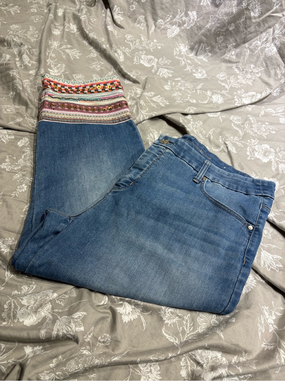 Chico’s so slimming girlfriend slim leg crops 3 petite 16 embellished hem